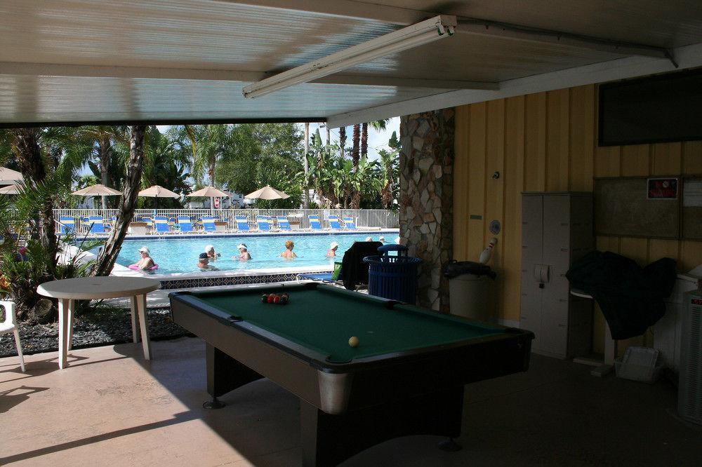 Harbor Lakes Rv Resort Порт Шарлът Екстериор снимка